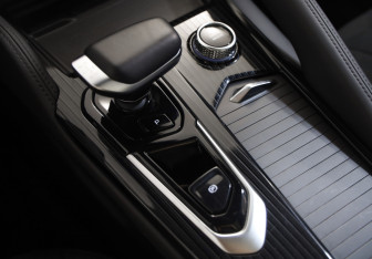 Подержанный автомобиль Geely Monjaro 2024 года (21 фото)