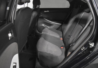 Подержанный автомобиль Hyundai Solaris Sedan 2013 года (11 фото)