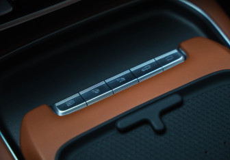 Подержанный автомобиль Voyah Free 2024 года (20 фото)