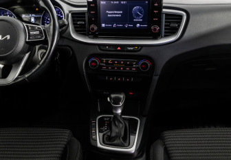 Подержанный автомобиль Kia Ceed Wagon 2021 года (12 фото)