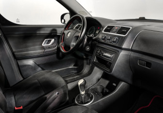 Подержанный автомобиль Skoda Roomster 2008 года (14 фото)