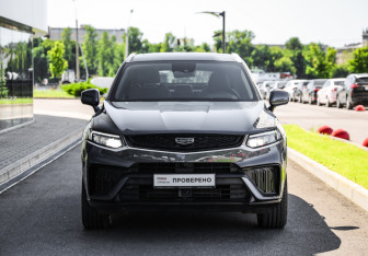 Подержанный автомобиль Geely Tugella 2023 года (4 фото)