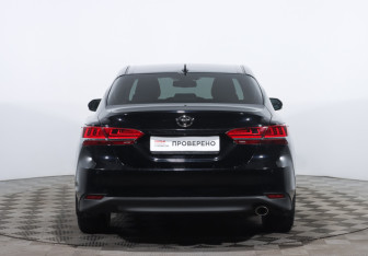 Подержанный автомобиль Toyota Camry Sedan 2018 года (11 фото)