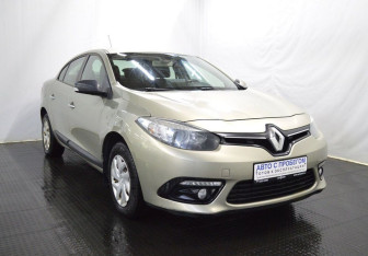 Подержанный автомобиль Renault Fluence 2013 года (3 фото)