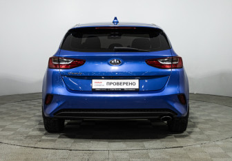 Подержанный автомобиль Kia Ceed Hatchback 2019 года (6 фото)