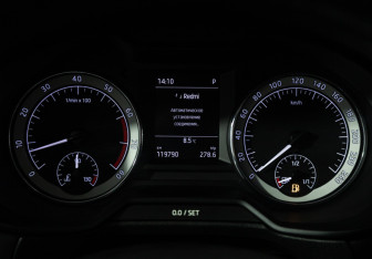 Подержанный автомобиль Skoda Octavia Liftback 2019 года (12 фото)