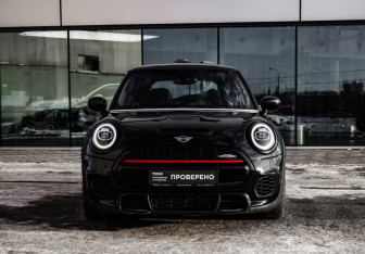 Подержанный автомобиль MINI Hatch 2020 года (4 фото)