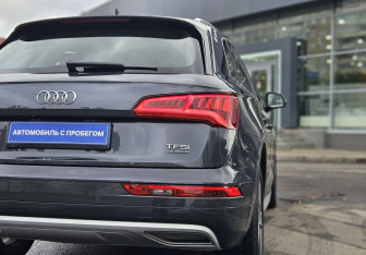 Подержанный автомобиль Audi Q5 2017 года (8 фото)