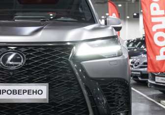 Подержанный автомобиль Lexus LX 2022 года (6 фото)