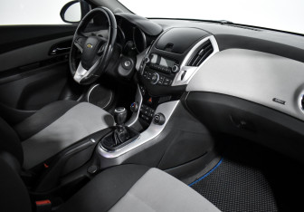 Подержанный автомобиль Chevrolet Cruze Sedan 2014 года (13 фото)