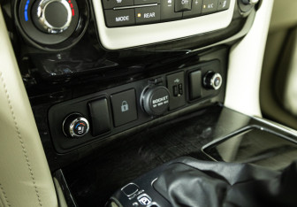 Подержанный автомобиль Infiniti QX80 2018 года (25 фото)