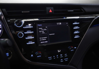 Подержанный автомобиль Toyota Camry Sedan 2018 года (12 фото)