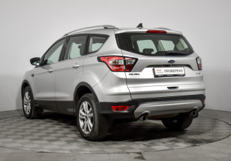 Подержанный автомобиль Ford Kuga 2018 года (7 фото)