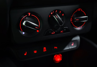 Подержанный автомобиль Audi A1 2013 года (18 фото)