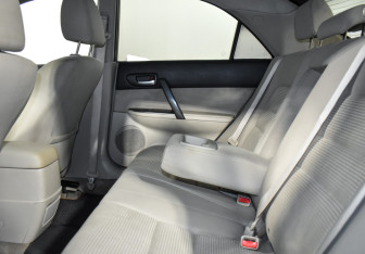 Подержанный автомобиль Mazda 6 Sedan 2005 года (12 фото)