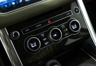 Подержанный автомобиль Land Rover Range Rover Sport 2017 года (21 фото)