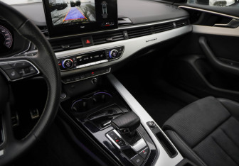 Подержанный автомобиль Audi A5 Liftback 2021 года (25 фото)