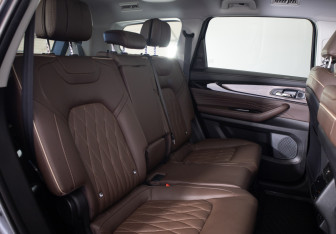 Подержанный автомобиль Exeed VX 2023 года (13 фото)