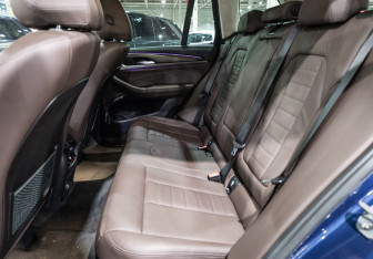 Подержанный автомобиль BMW X3 2020 года (15 фото)