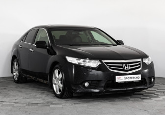 Подержанный автомобиль Honda Accord Sedan 2011 года (3 фото)