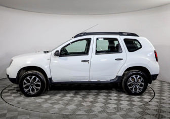 Подержанный автомобиль Renault Duster 2016 года (8 фото)