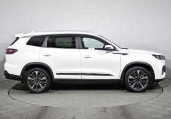 Подержанный автомобиль Chery Tiggo 8 Pro Max 2023 года (4 фото)