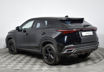 Подержанный автомобиль Omoda C5 2022 года (7 фото)