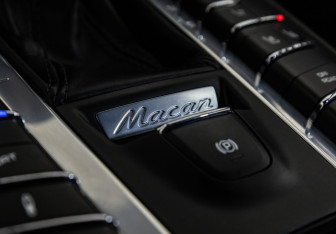 Подержанный автомобиль Porsche Macan 2016 года (31 фото)