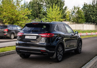 Подержанный автомобиль Hongqi HS5 2023 года (6 фото)