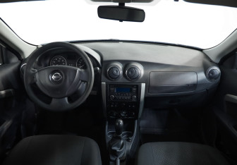 Подержанный автомобиль Nissan Almera Sedan 2014 года (9 фото)
