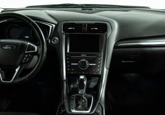 Подержанный автомобиль Ford Mondeo Sedan 2015 года (14 фото)