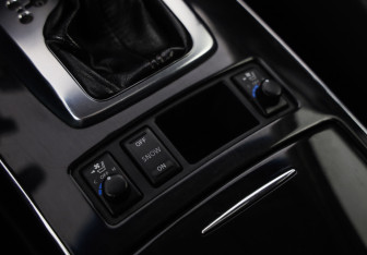 Подержанный автомобиль Infiniti FX 2008 года (19 фото)