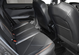 Подержанный автомобиль Changan UNI-V 2023 года (14 фото)