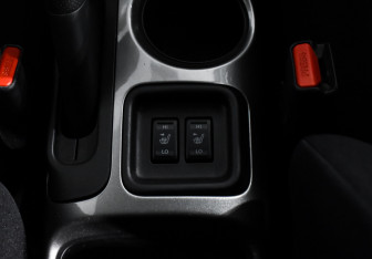 Подержанный автомобиль Nissan Juke 2012 года (18 фото)