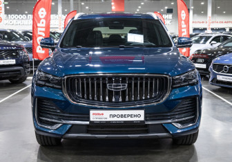 Подержанный автомобиль Geely Monjaro 2024 года (3 фото)