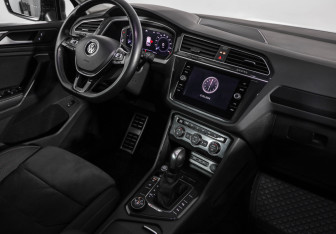 Подержанный автомобиль Volkswagen Tiguan 2019 года (9 фото)