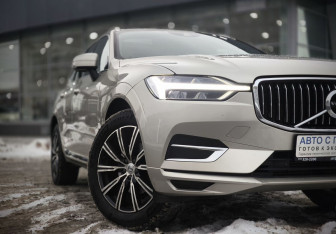 Подержанный автомобиль Volvo XC60 2020 года (12 фото)