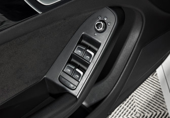 Подержанный автомобиль Audi S5 Liftback 2012 года (10 фото)