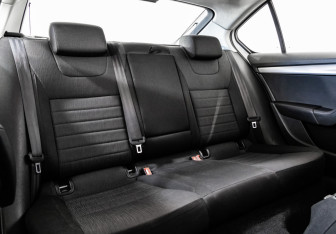 Подержанный автомобиль Skoda Octavia Liftback 2013 года (19 фото)