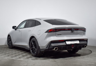Подержанный автомобиль Changan UNI-V 2024 года (7 фото)