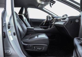 Подержанный автомобиль Lexus RX 2017 года (23 фото)