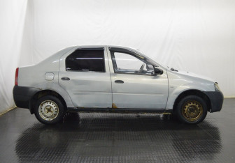 Подержанный автомобиль Renault Logan Sedan 2009 года (4 фото)