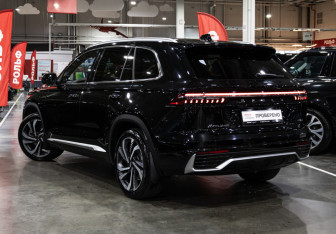 Подержанный автомобиль Geely Monjaro 2023 года (9 фото)