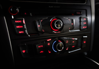 Подержанный автомобиль Audi Q5 2012 года (13 фото)