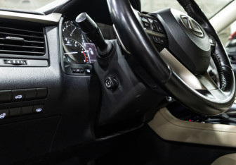 Подержанный автомобиль Lexus RX 2021 года (22 фото)