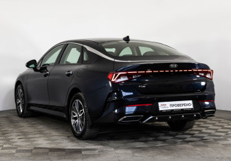 Подержанный автомобиль Kia K5 2021 года (8 фото)