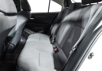 Подержанный автомобиль Toyota Corolla Sedan 2022 года (10 фото)