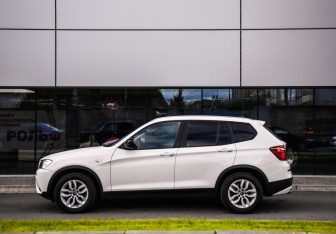 Подержанный автомобиль BMW X3 2012 года (9 фото)