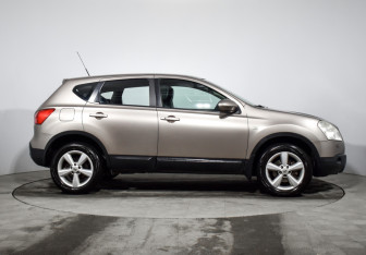 Подержанный автомобиль Nissan Qashqai 2008 года (4 фото)