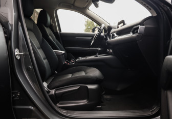 Подержанный автомобиль Mazda CX-5 2018 года (26 фото)